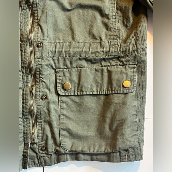 Love Tree Women’s Olive Green Utility Jacket Pockets Adjustable Waist Sz Medium - Picture 5 of 16
